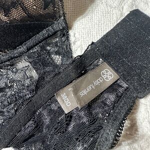 Daisy Fuentes Black Lace Nude Lined Bra 38DD - vintage inspired